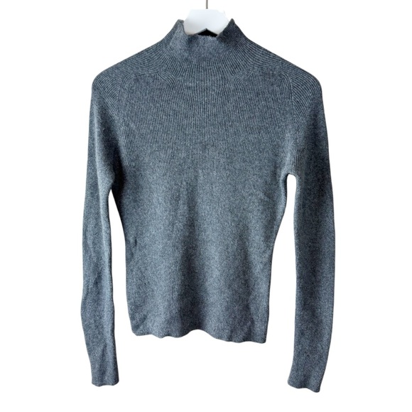 TAHARI 100% Cashmere Mock Neck Sweater Ultra Soft in Charcoal Sz M Made in Japan - Picture 1 of 6